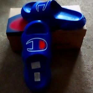 Champion mellow squish blue size 11 men